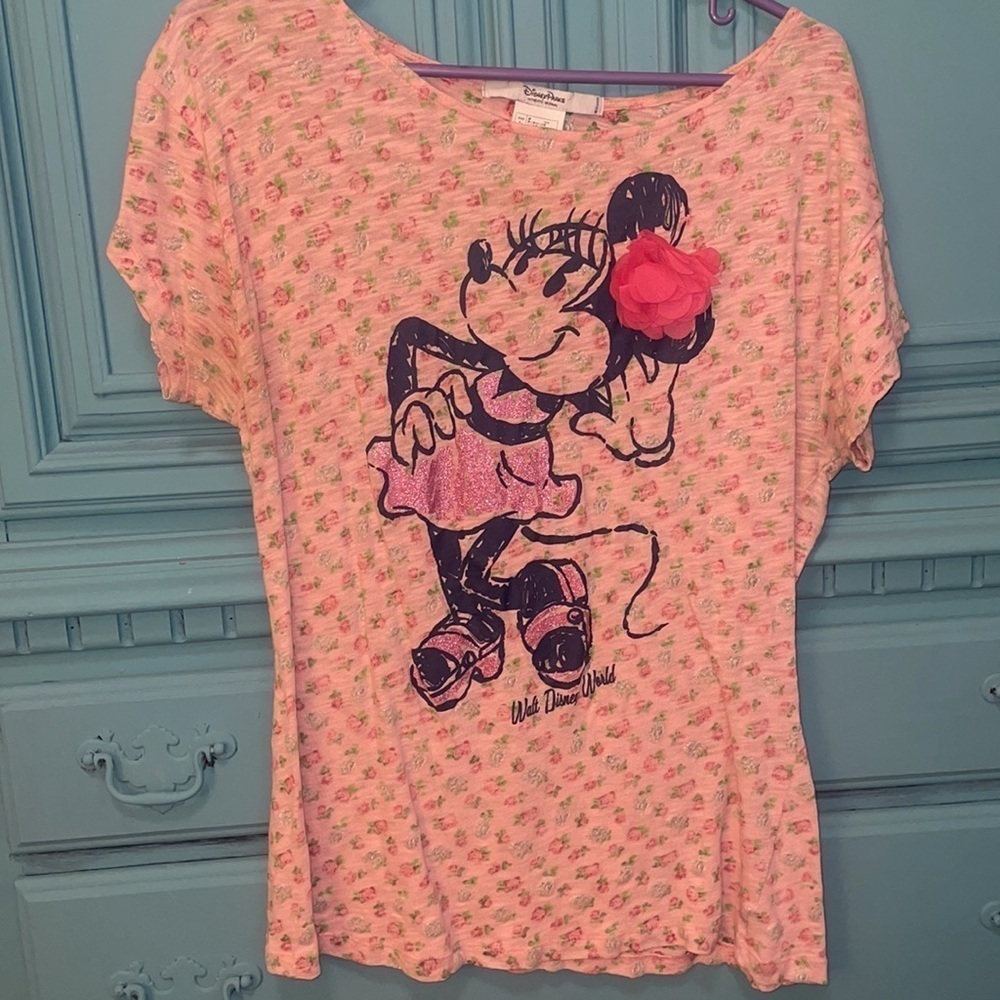 Walt Disney World Parks Minnie Mouse T-shirt floral pink -flower pin & glitter